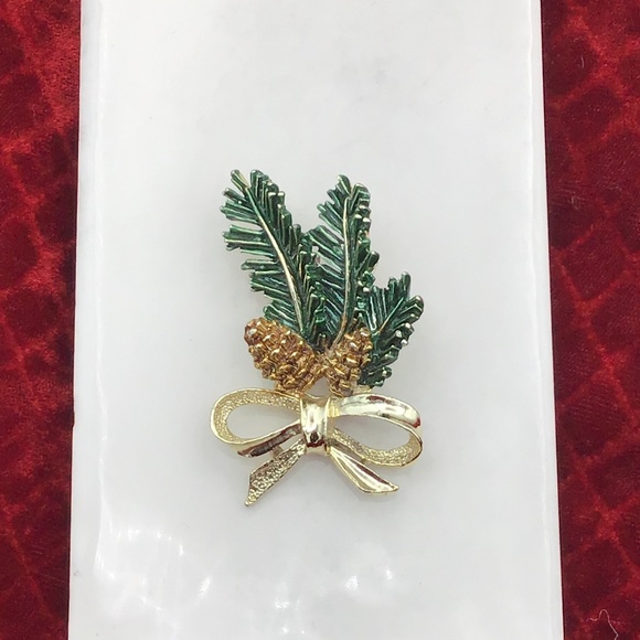 Vintage Gerry's Holiday Pinecone & Boughs Brooch Pin - Picture 5 of 13